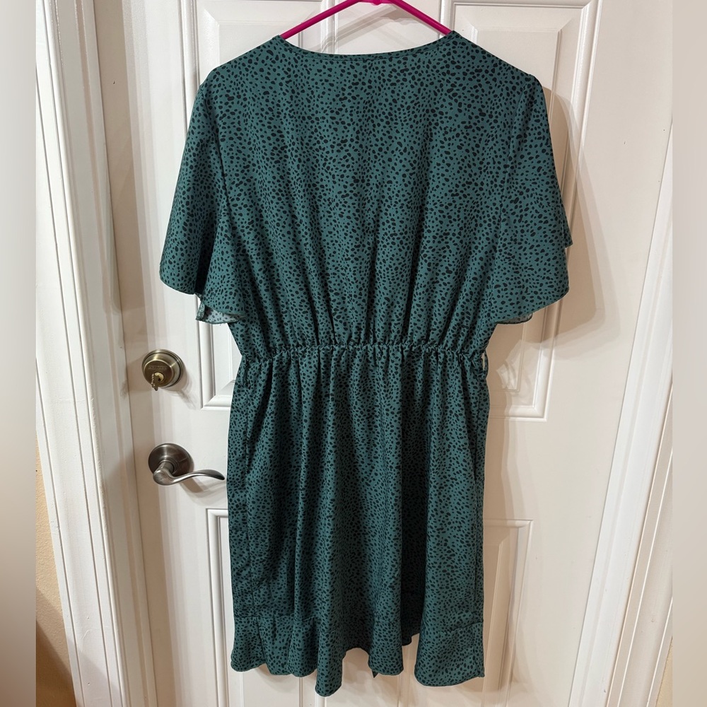 SHEIN Elegant Green and Black Dalmatian Wrap Dress, Size XL (US 12) - Picture 7 of 7